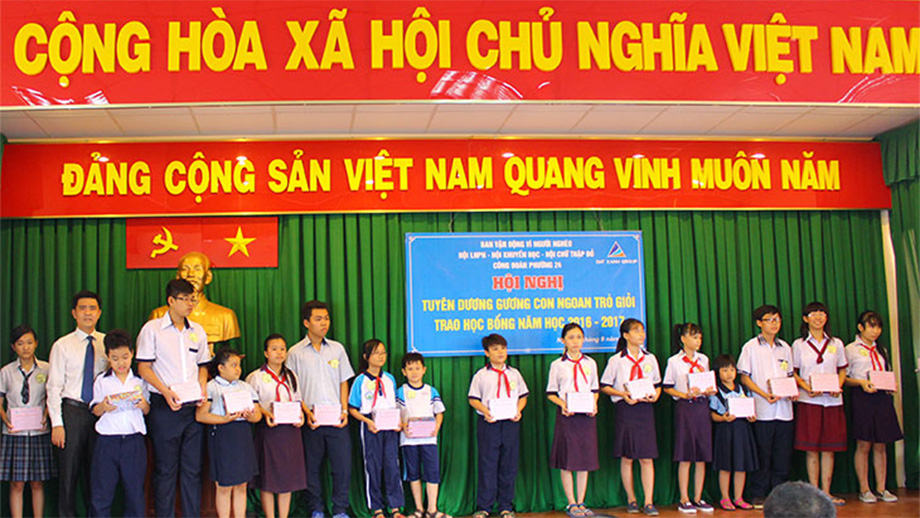 Đất Xanh trao 20 suất học bổng cho học sinh nghèo hiếu học