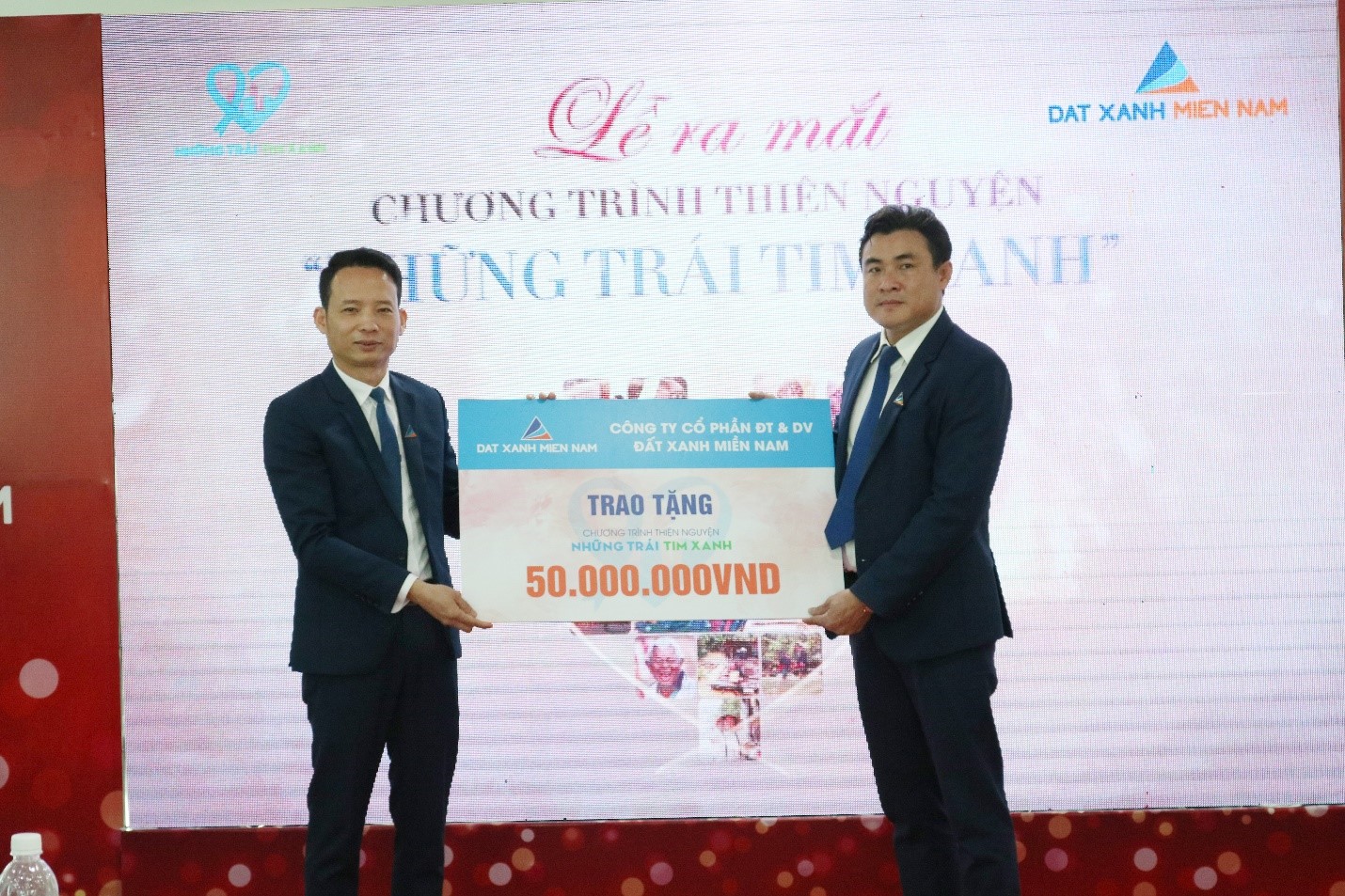 Công ty Đất Xanh Miền Nam trao tặng 50.000.000đ cho Chương trình thiện nguyện Những Trái Tim Xanh