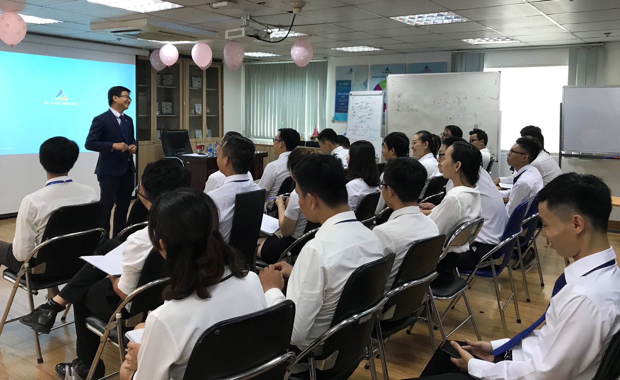Đào tạo nội nghiệp là một trong những hoạt động được chú trọng hàng đầu tại ĐXMN Đào tạo nội nghiệp là một trong những hoạt động được chú trọng hàng đầu tại ĐXMN